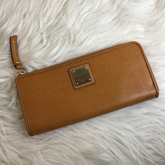 Dooney Saffiano leather wallet natural tan - Picture 1 of 7
